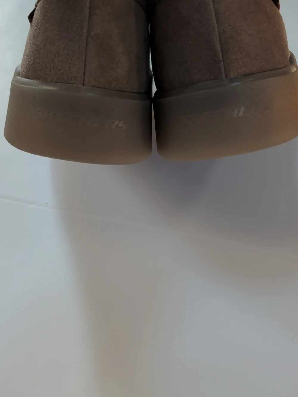 Skechers Verloma- Lestin Leather Taupe Wallabees. Like New, Size 10.5